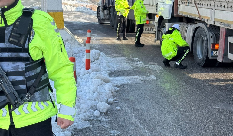 “Ticari Araçlara Yönelik Zorunlu Kış Lastiği Uygulaması” Yapıldı