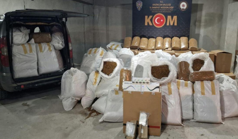 Erzincan’da tonlarca kaçak tütün ele geçirildi
