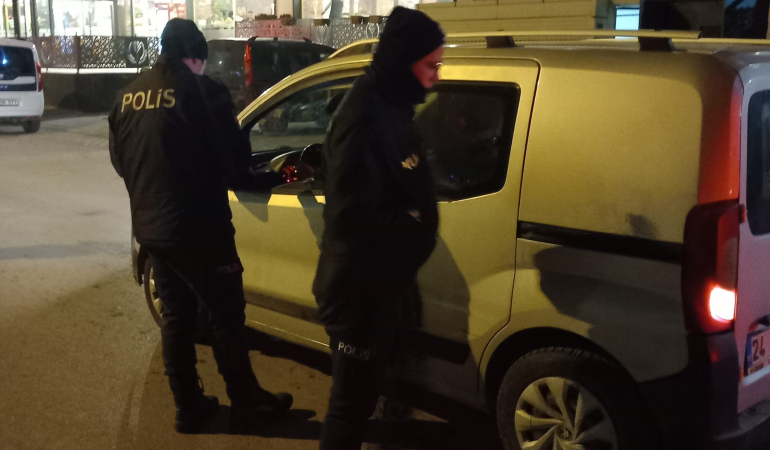 Yurt önlerinde sıkı denetim