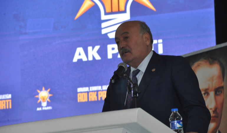 SÜLEYMAN KARAMAN: “KAHRAMAN ŞEHİTLERİMİZİ UNUTMAYACAĞIZ”