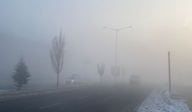 Erzincan’da sis etkili oldu