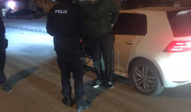 Erzincan’da yurt önlerinde denetimler devam ediyor