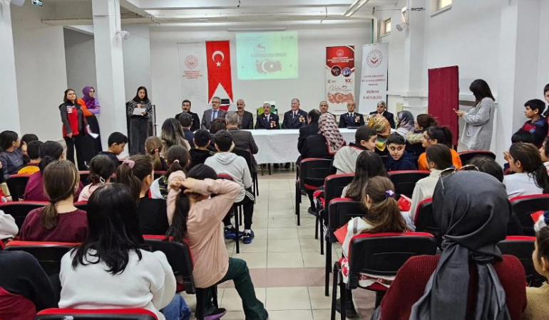 Erzincan’da “Kahraman Gaziler” ve ”Şehit Yakınları” öğrencilerle bir araya geldi