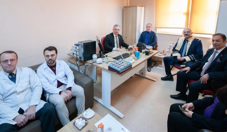 Rektör Levent’ten Tıp Fakültesine Tebrik Ziyareti