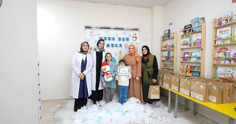 Minik öğrenciler karne heyecanı yaşadı