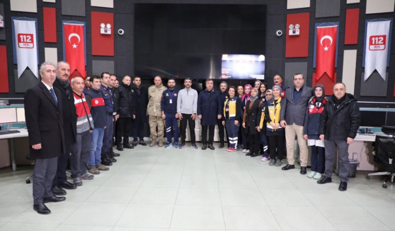 Vali Aydoğdu, nöbette olan personeli ziyaret etti