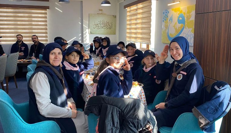 İzci Ekibi Tarihi Yerleri Dolaştı