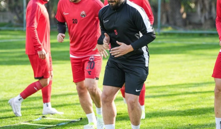 24Erzincanspor hazırlık maçında Nazilispor’a 3-1 mağlup oldu