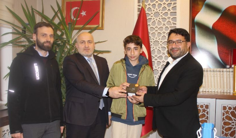 Dereceye giren öğrenciler ödüllendirildi.