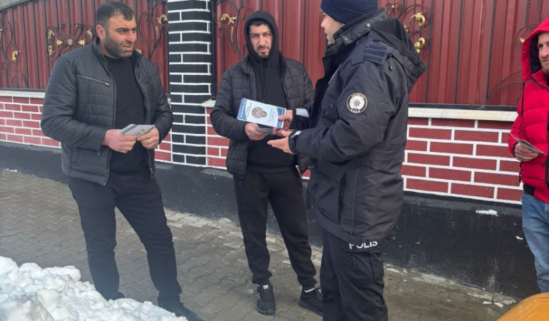 Polis ekipleri İletişim Yolu İle Dolandırıcılık  konusunda bilgilendirdi