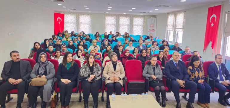 ” Huzurun, Mutluluğun Kaynağı Olarak Ailemiz” konulu söyleşi