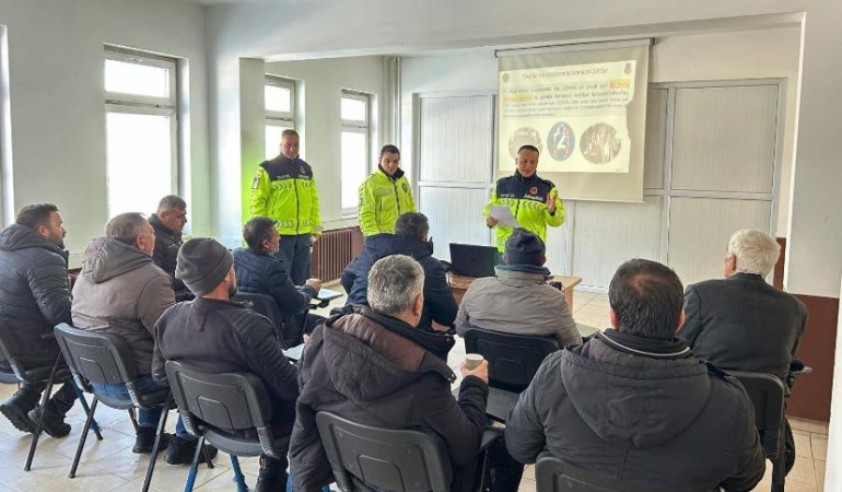 Taşımalı eğitim kapsamında güvenli sürücülük farkındalığı oluşturuldu