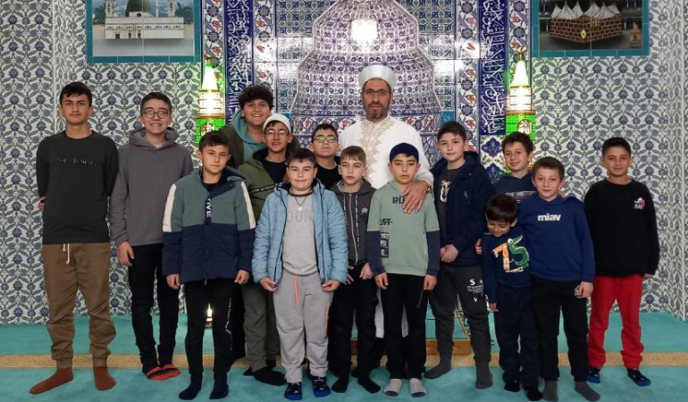 DEPREM DE HAYATI KAYBEDENLER İÇİN HATİM VE YASİNİ ŞERİF
