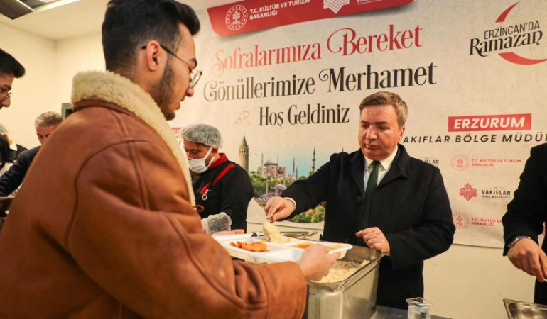 Vali Aydoğdu “Terzi Sofrası”nda vatandaşlarla  iftar yaptı