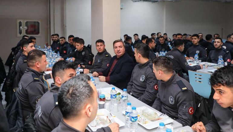 POMEM öğrencileriyle birlikte sahur yaptılar