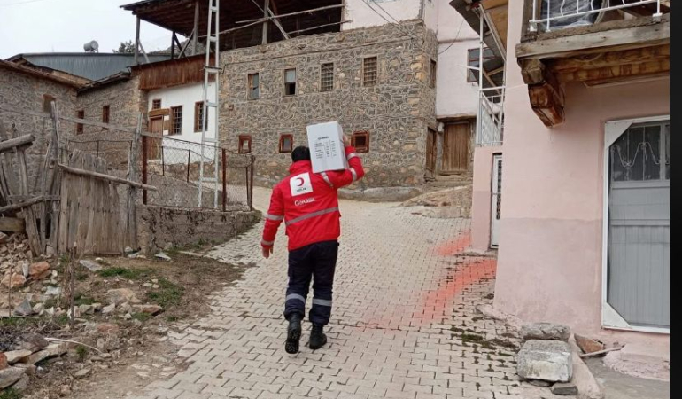 Ramazan ayı nedeniyle   vatandaşlara gıda kolileri ulaştırılıyor