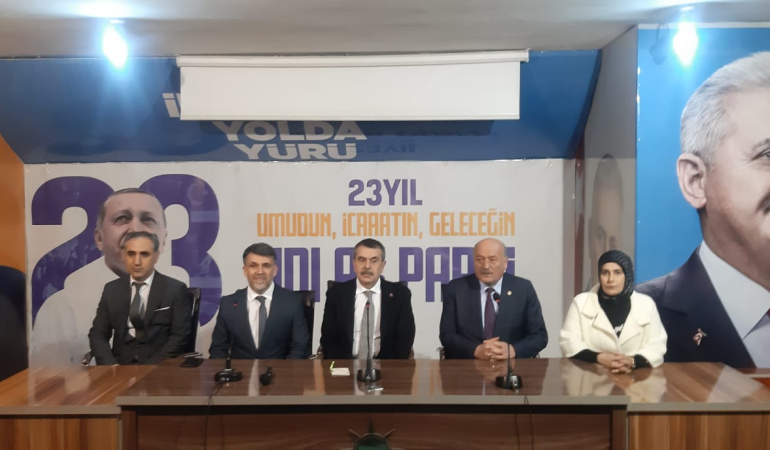 Bakan Tekin’den Ak Partiye Ziyaret