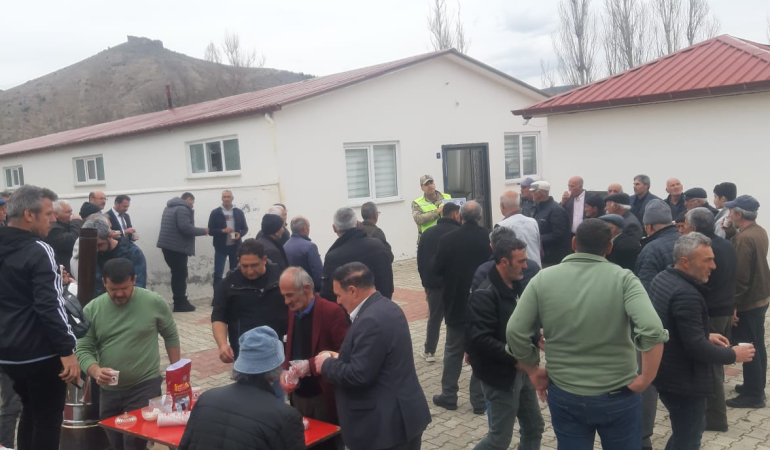 Jandarmadan Söğütlü beldesi halkına siber suçlara karşı bilgilendirme