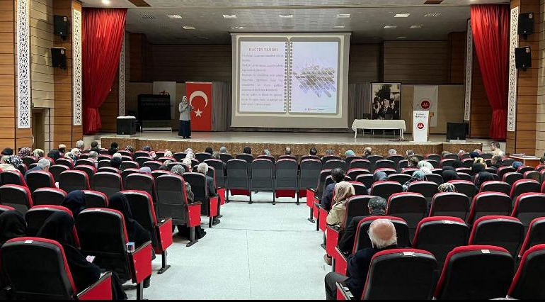 Erzincan’da 2025 yılı hac eğitim seminerleri düzenlendi