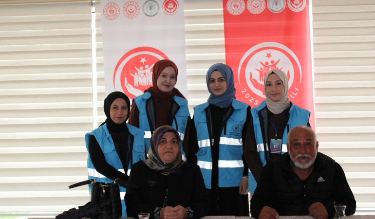 Terzi Baba Yurdu’nda 45 yıllık evli çiftten gençlere hayat dersi!