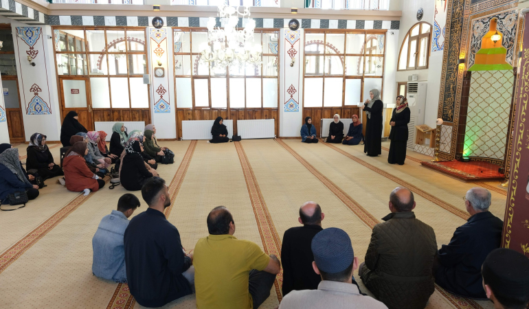 Gönüllere Köprü Gülabibey Camii’nde Kuruldu: Engeller Sevgiyle Aşıldı