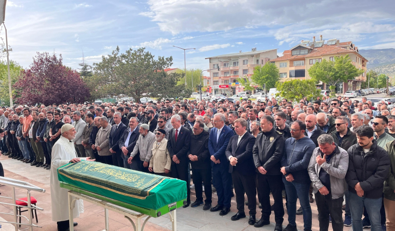 Enis Yılmaz’a Gözyaşlarıyla Veda