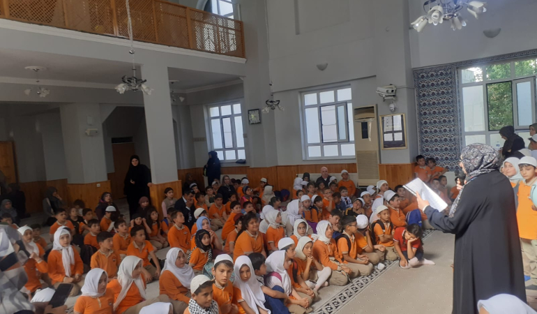 Minik Yürekler Camide Buluştu: Şehirlerin Kalbi Çocuklarla Atıyor