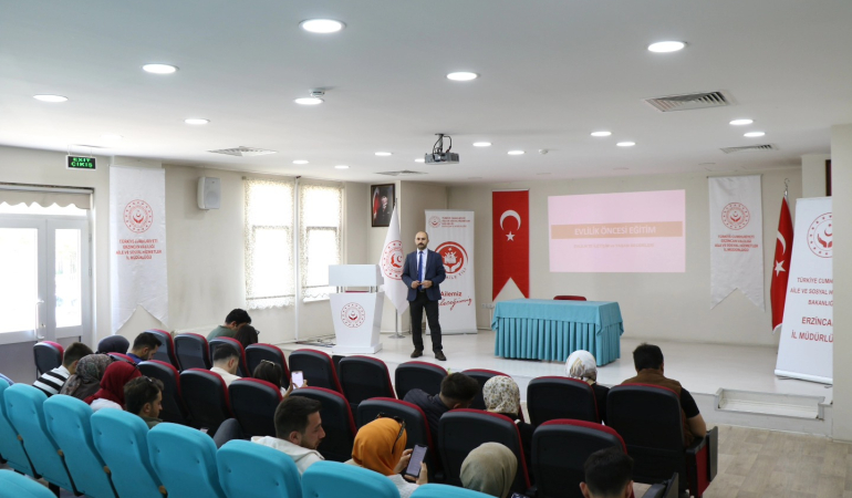 Evlilik öncesi eğitim seminerleri devam ediyor