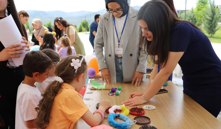 EBYÜ Bilim İletişim Ofisinden “Minik Üniversiteliler Bilim ve Sanat Şenliği – 2” Etkinliği
