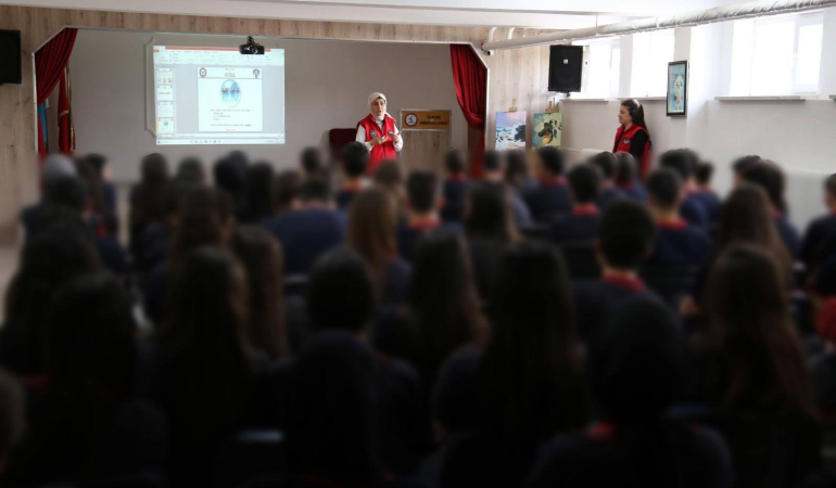 Erzincan’da “Gençlik ve Güvenli Gelecek” Projesiyle 2 Bin 500’den Fazla Öğrenci Bilinçlendirildi