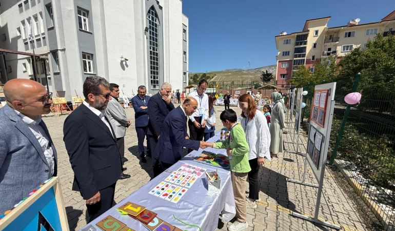 Öğrenciler yıl sonu etkinliklerini sergiledi
