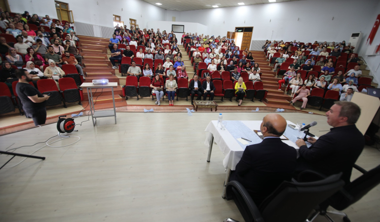 Vali Aydoğdu, öğretmenlerle bir araya geldi