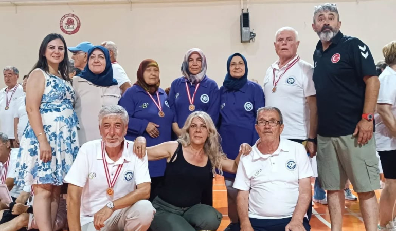 60+ Tazelenme Üniversitesi öğrencileri büyük bir başarıya imza attı