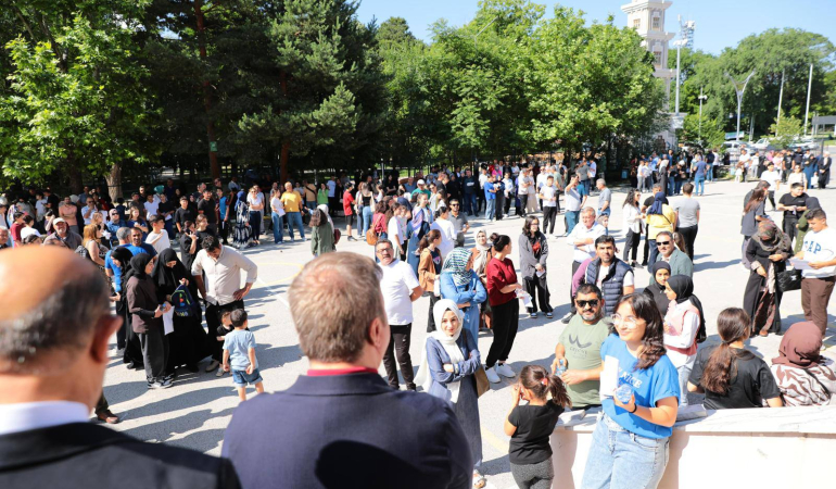 Vali Aydoğdu’dan LGS Adaylarına Moral Ziyareti
