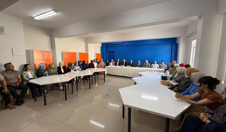 Erzincan’da Öğretmenler  Bakan Tekin’in Konuşmasını Dinledi