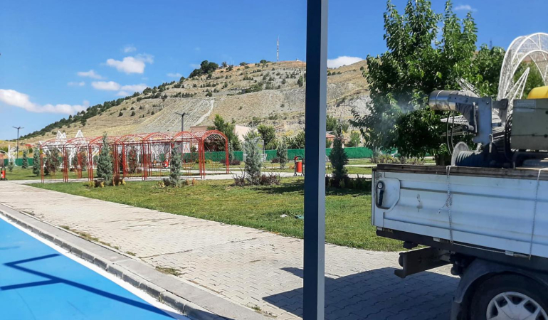 Erzincan Belediyesi KKKA Riskine Karşı İlaçlama Çalışmalarını Yoğunlaştırdı