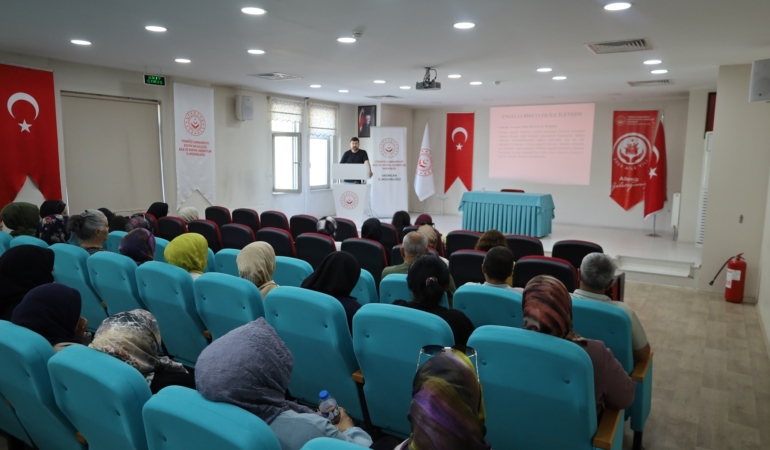 “Engellilik ve İletişim” Eğitimi: Empati Ön Planda