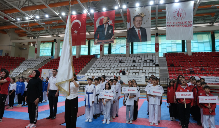 Anadolu Yıldızlar Ligi Karate Heyecanı Erzincan’da başladı