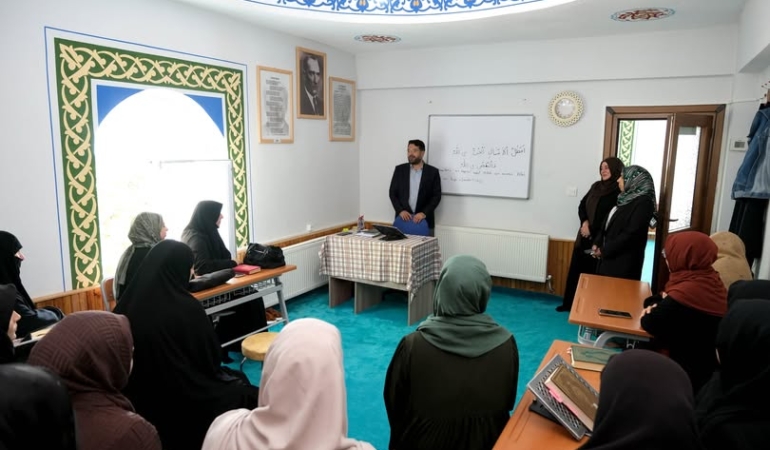 Erzincan’da 20 Yaş Üstü Hanımlar Hafızlık Yolunda