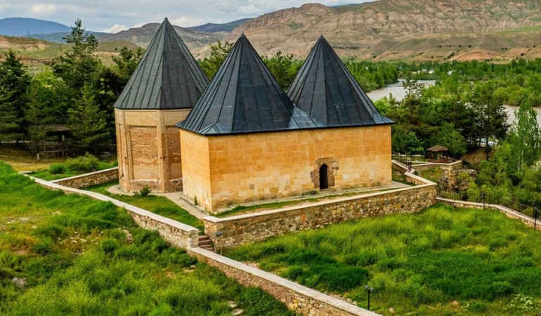 Anadolu’nun Kapısını Aralayan Hükümdarın Türbesi Ziyaretçilerini Bekliyor