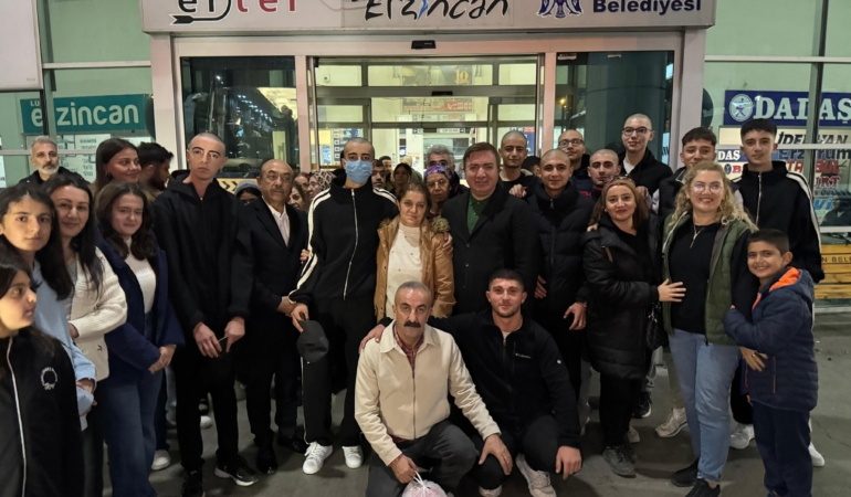 Erzincan Valisi, Ameliyat İçin Ankara’ya Giden Öğrenci Ulaş Kılıç’ı Uğurladı