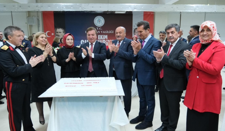 Erzincan’da 102. Cumhuriyet Bayramı Resepsiyonu