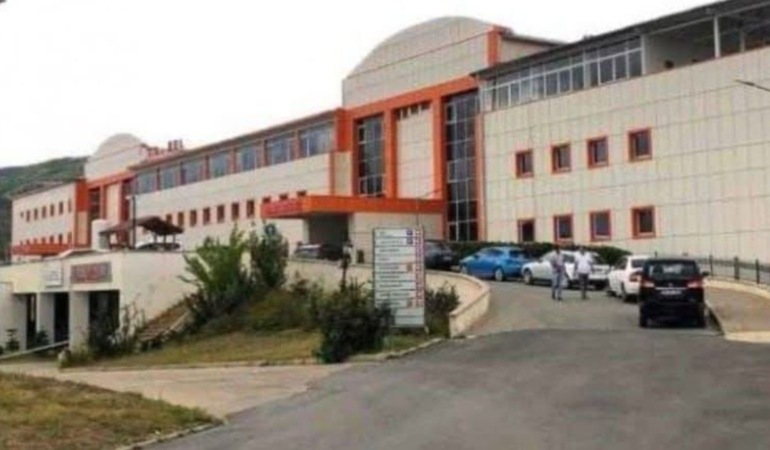 Gümüşhane’de Minibüs Şoförlerinin Hastane Krizi: Hasta Taşımacılığı Yasaklandı, Yolcular Mağdur Oluyor
