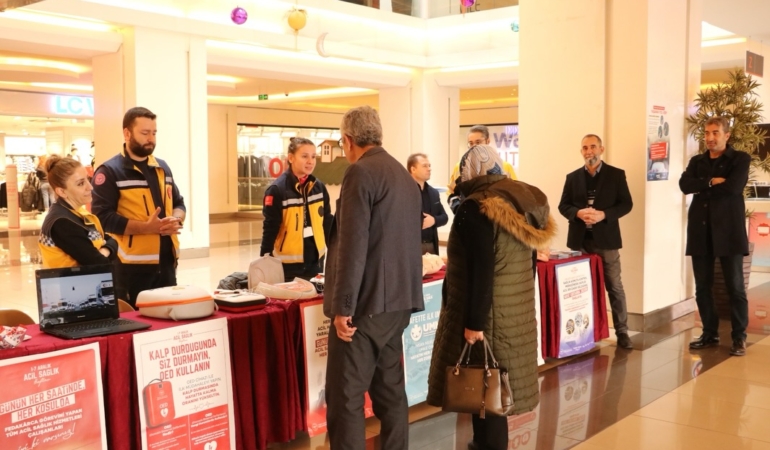 Erzincan’da Acil Sağlık Haftasında OED Tanıtımı: Halktan Yoğun İlgi