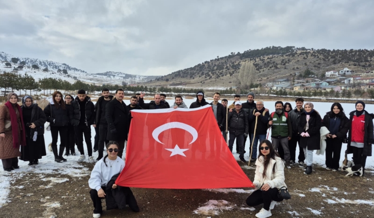 Kelkit Gençlik Merkezi’nden Üniversiteli Gençlerle Doğa Yürüyüşü ve Anlamlı Etkinlikler