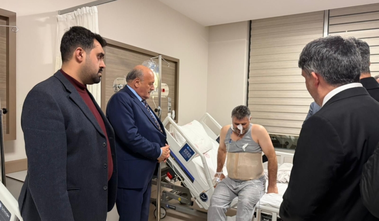 Milletvekili Süleyman Karaman’dan Gazeteci İsmail Seven’e Hastanede Ziyaret
