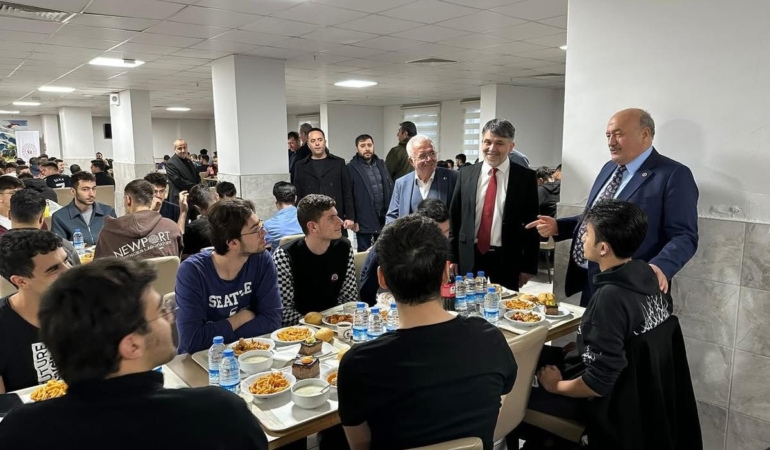 Erzincan’da Öğrencilerle İftar Sofrasında Buluştular