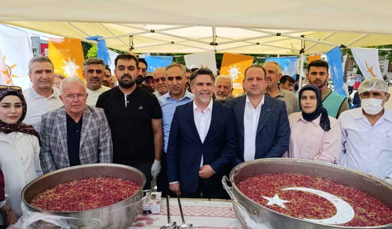 AK Parti Erzincan Teşkilatı Aşure Programında Bir Araya Geldi