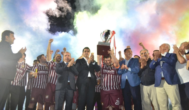 Kemah’ta Dostluk ve Rekabet Bir Arada