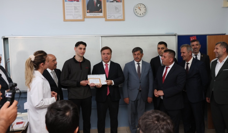 41 bin 526 öğrenci, karnelerini alarak yaz tatiline başladı